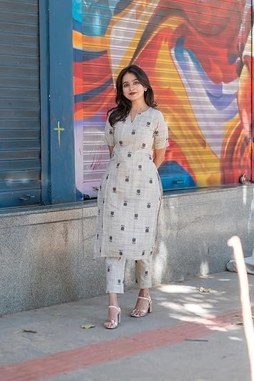 DESIGNER Women's Rayon Viscose Straight Printed Kurta with Pant - Image 3